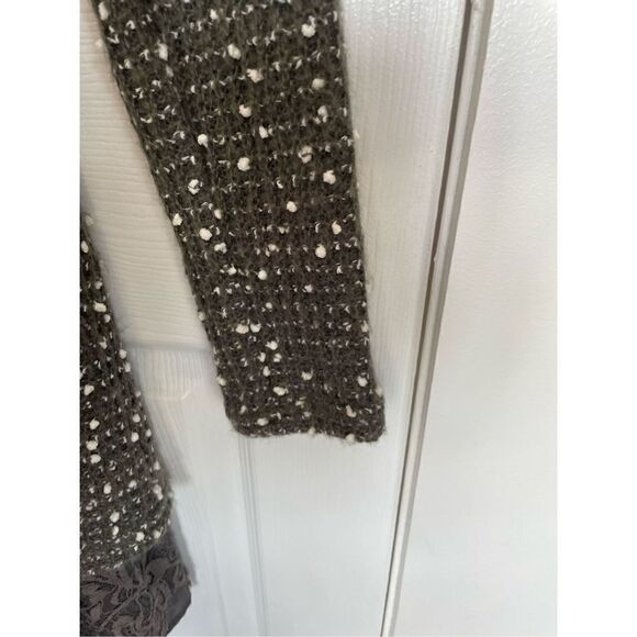 Altar'd State Women's Gray Cowl Neck Layered Lace Trim Sweater Tunic  Medium - Picture 5 of 9